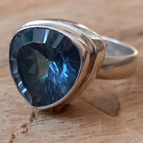Sterling silver chunky ring with blue stone - Picture 2 of 5